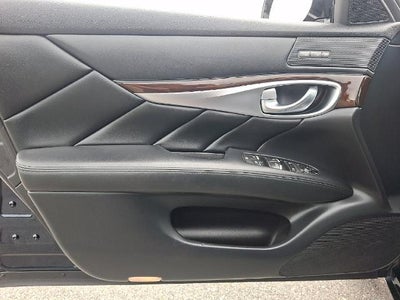 2015 INFINITI Q70 3.7 AWD