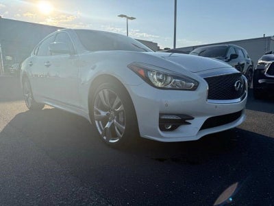 2019 INFINITI Q70 3.7 LUXE AWD