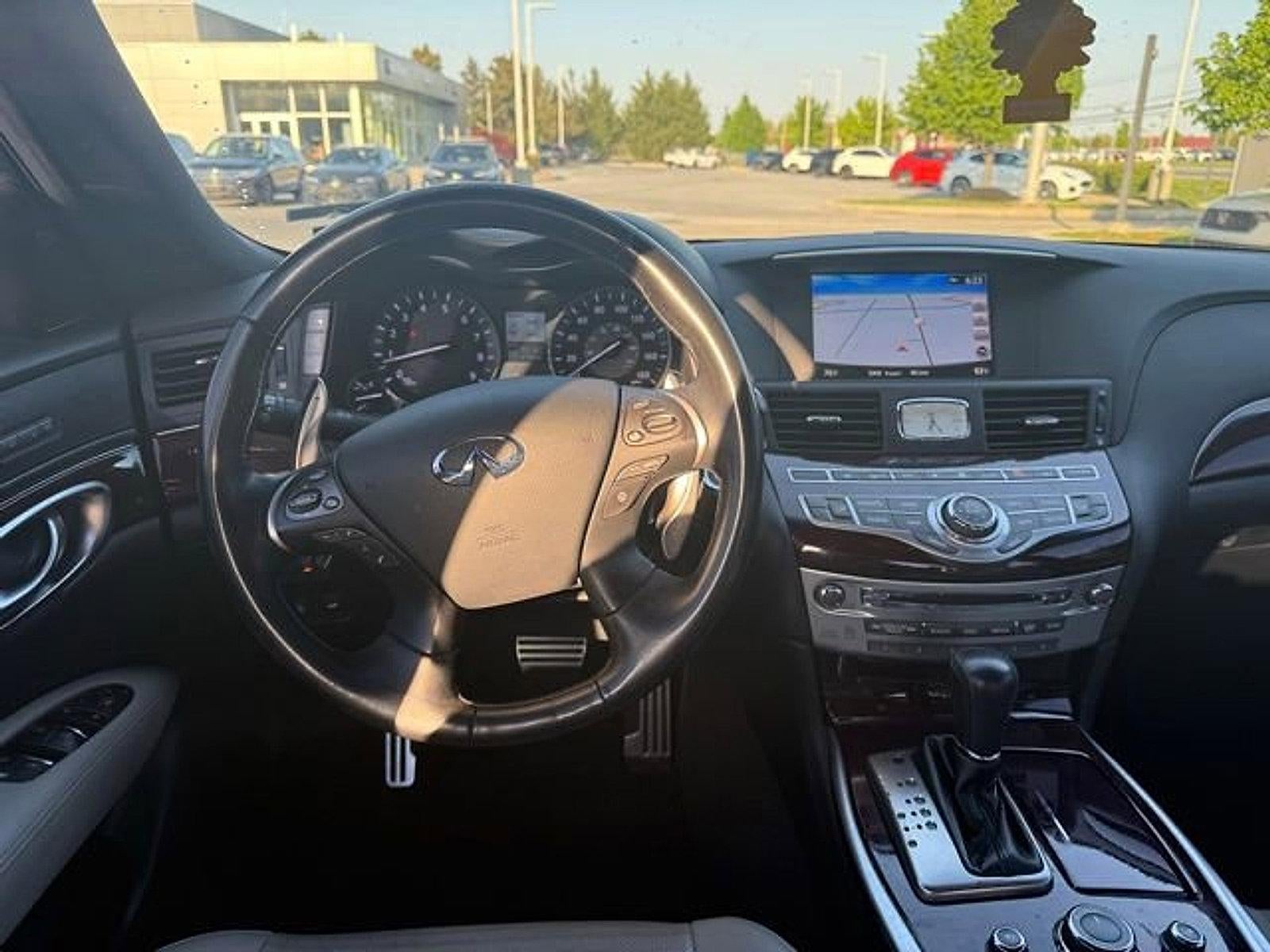 2019 INFINITI Q70 3.7 LUXE AWD