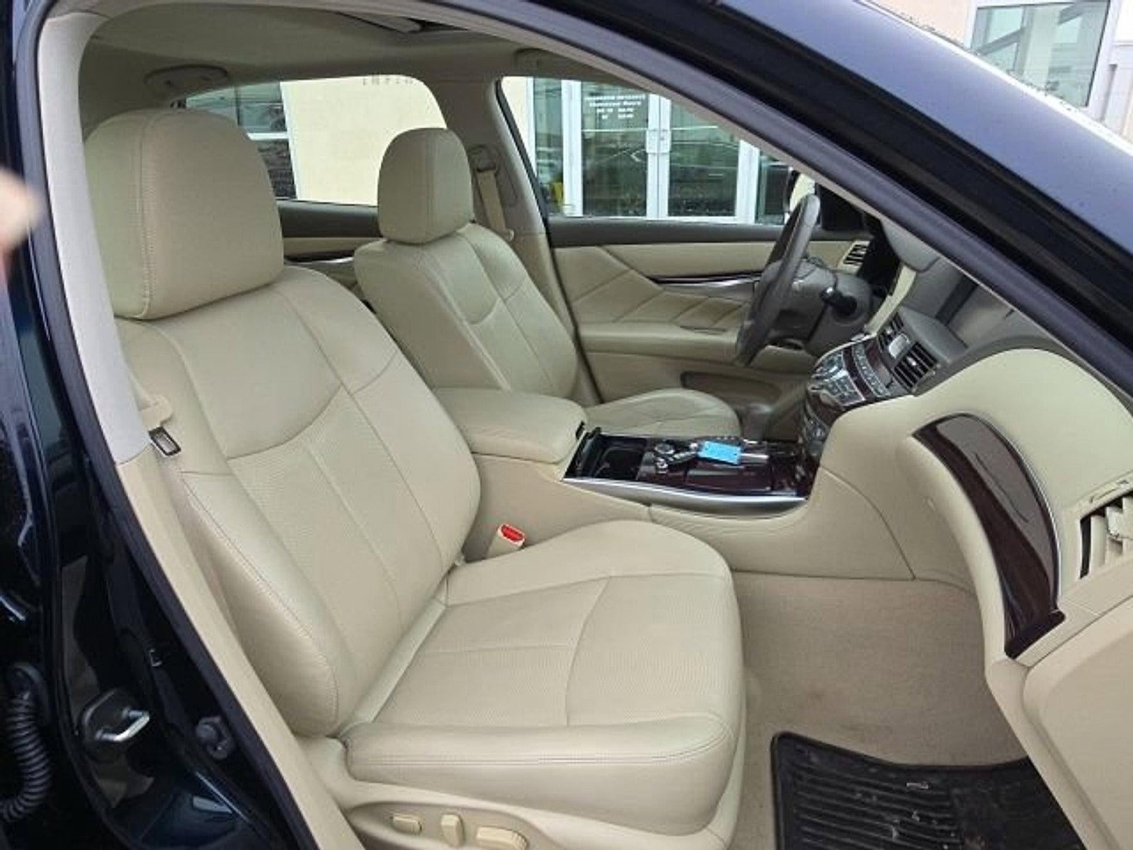 2017 INFINITI Q70L 3.7 AWD