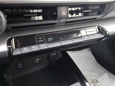 2025 Toyota Prius LE (Natl)