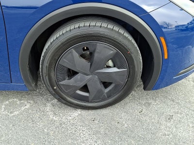 2025 Toyota Prius LE (Natl)