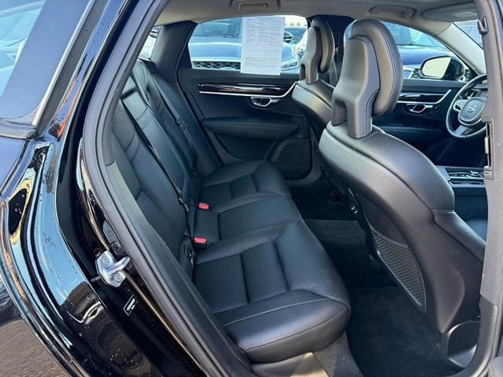 2017 Volvo S90 T6 AWD Momentum