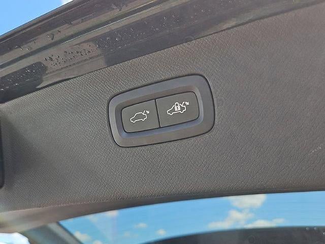 2024 Volvo XC90 B6 AWD Plus Bright Theme 7P