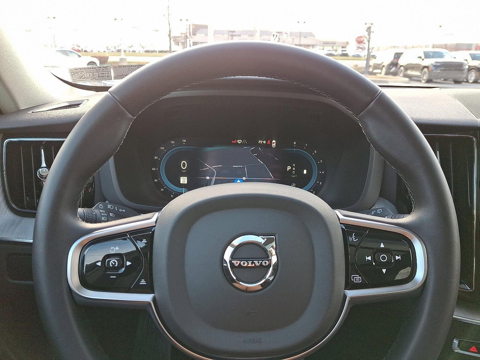 2025 Volvo XC60 B5 AWD Plus