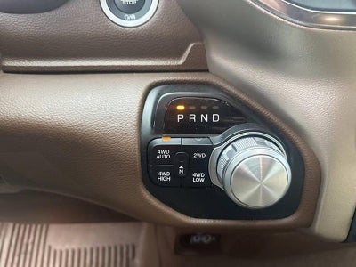 2019 RAM 1500 Laramie 4x4 Crew Cab 5'7" Box