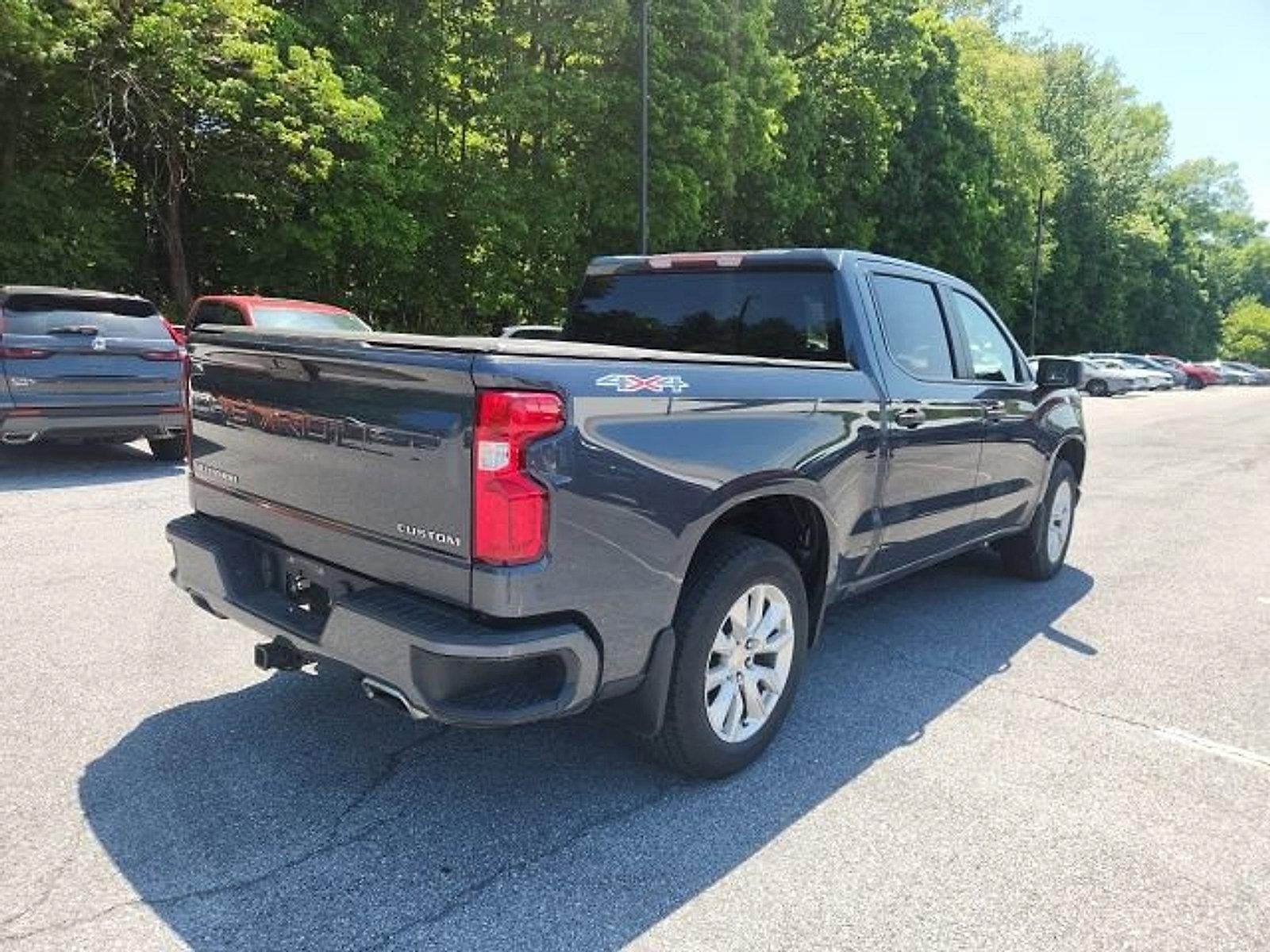 2021 Chevrolet Silverado 1500 Crew Cab Short Box 4-Wheel Drive Custom