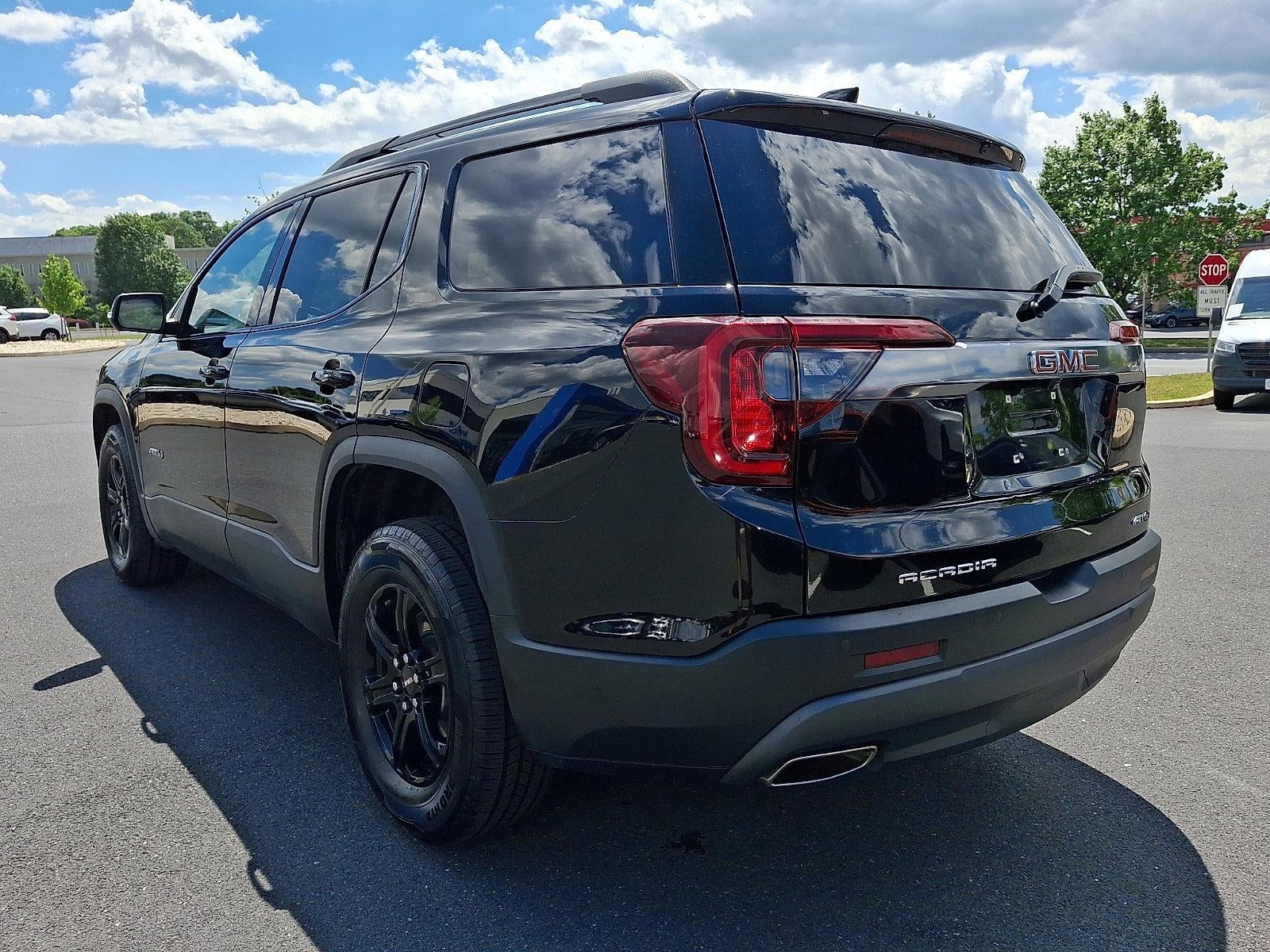 2022 GMC Acadia AWD AT4