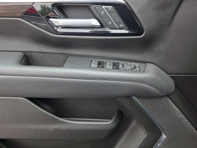 2025 Chevrolet Suburban Z71 **SUPER CLEAN**