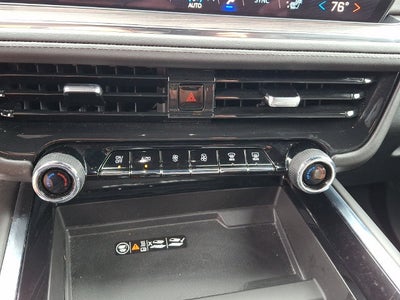 2025 Chevrolet Suburban Z71 **SUPER CLEAN**