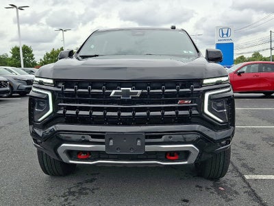 2025 Chevrolet Suburban Z71 **SUPER CLEAN**