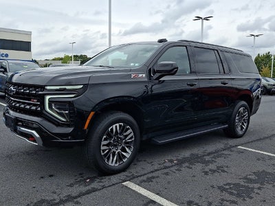 2025 Chevrolet Suburban Z71 **SUPER CLEAN**