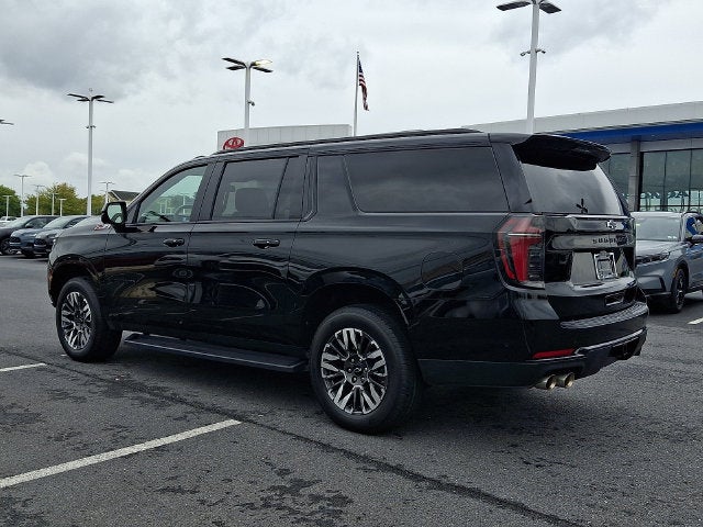 2025 Chevrolet Suburban Z71 **SUPER CLEAN**
