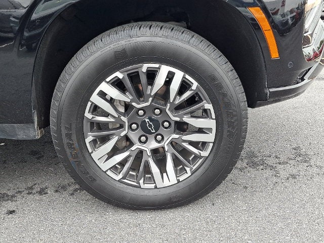 2025 Chevrolet Suburban Z71 **SUPER CLEAN**