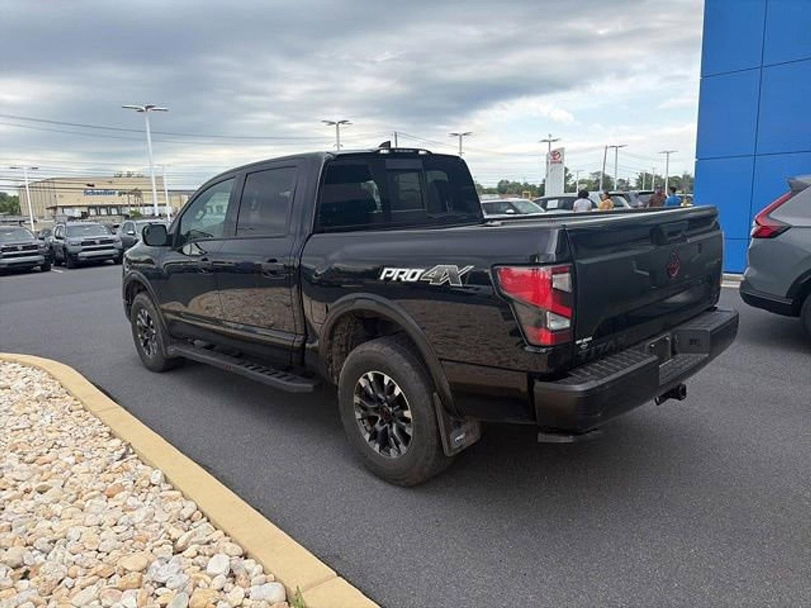 2024 Nissan Titan 4x4 Crew Cab PRO-4X