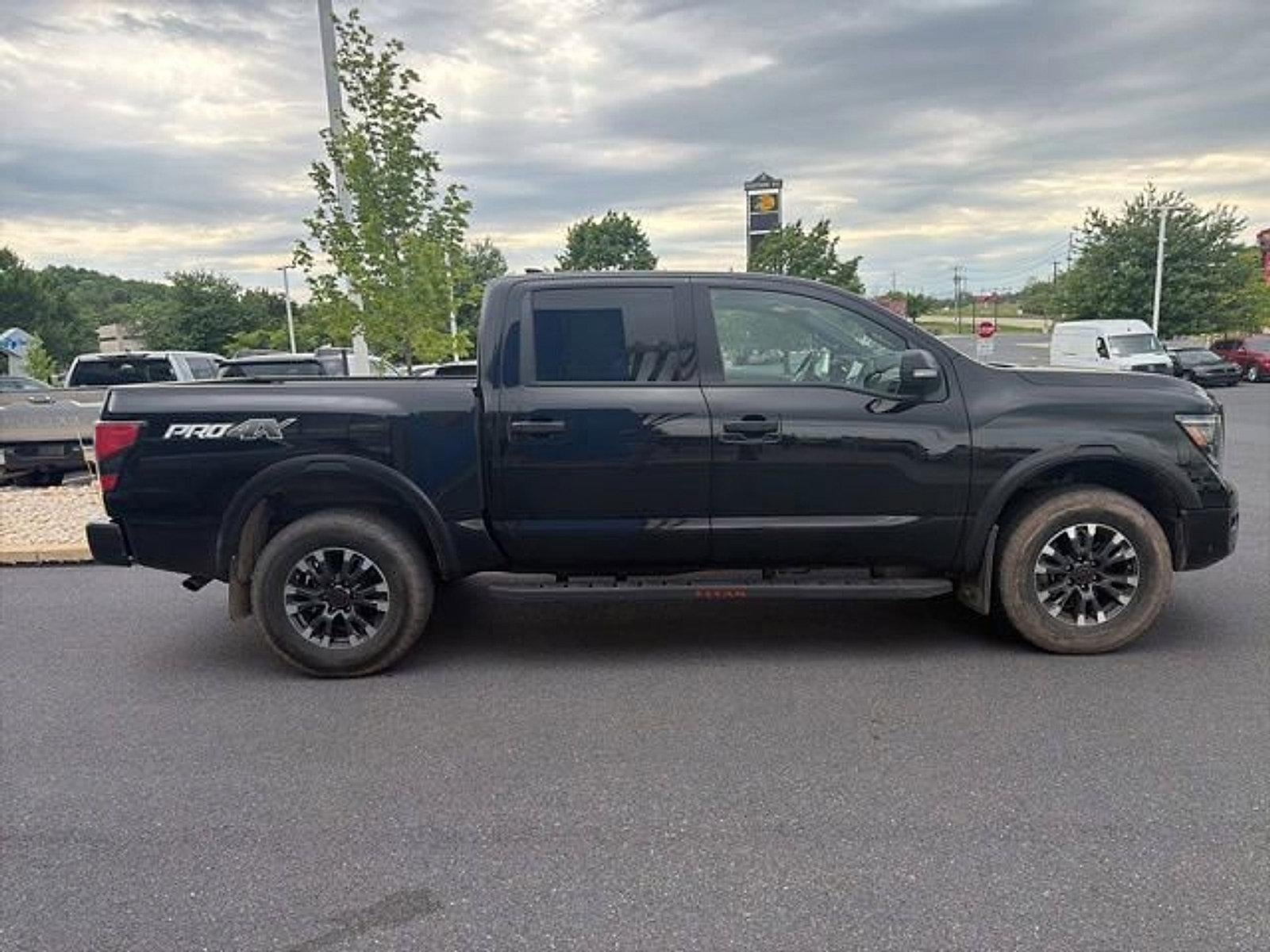 2024 Nissan Titan 4x4 Crew Cab PRO-4X
