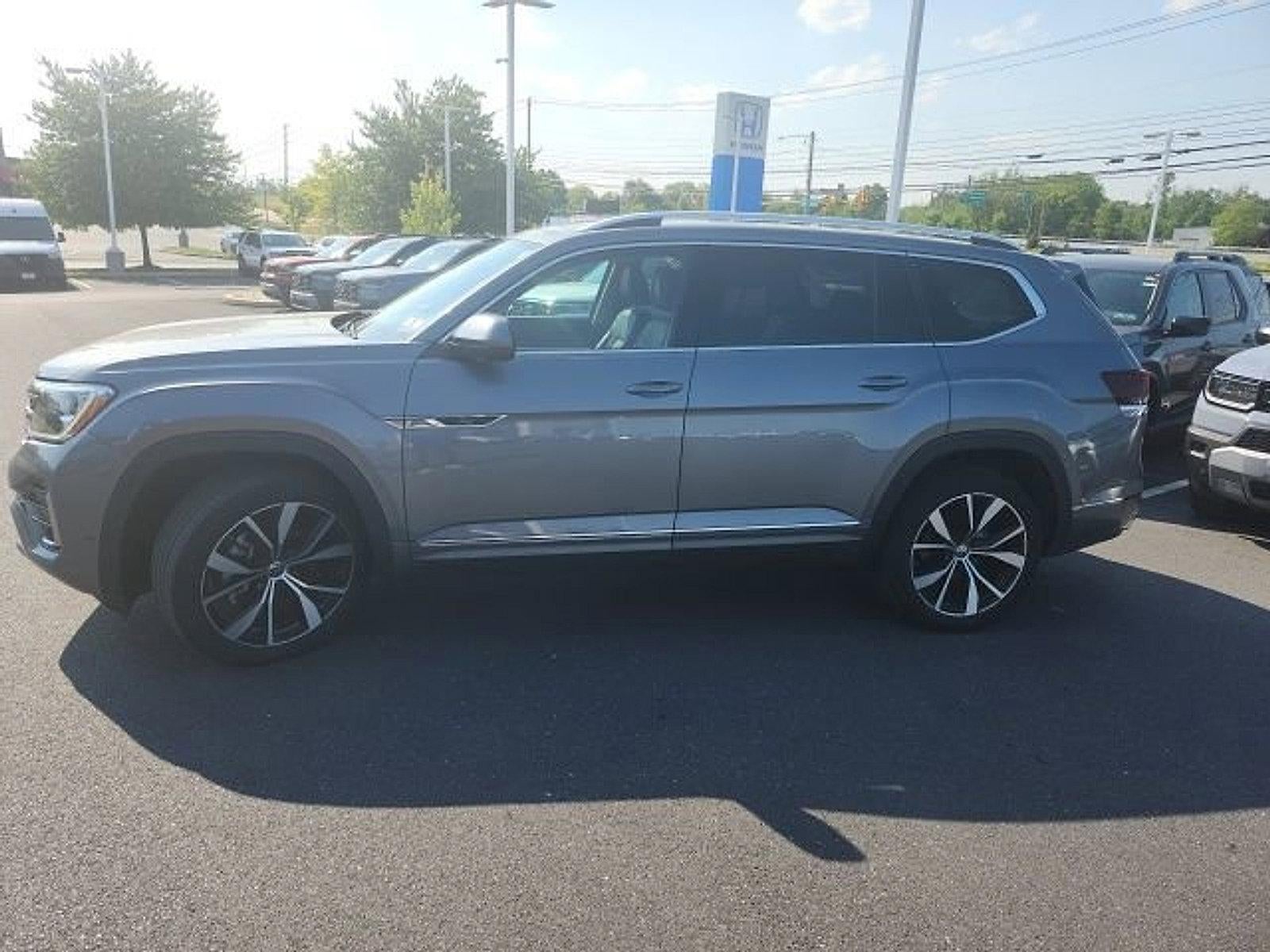 2024 Volkswagen Atlas 2.0T SEL Premium R-Line 4MOTION