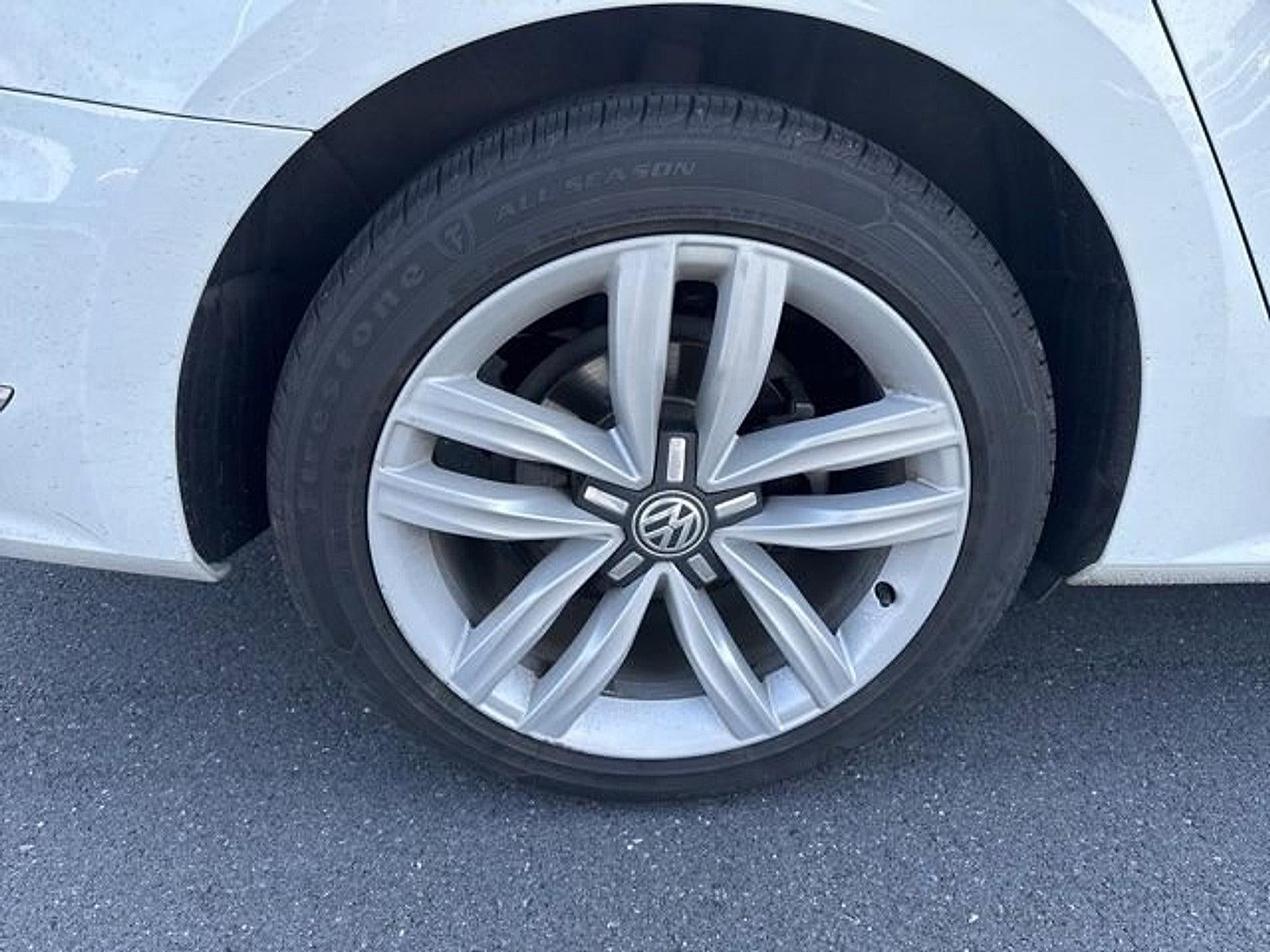 2017 Volkswagen Passat 1.8T SEL Premium Auto
