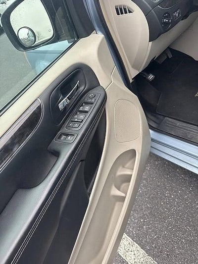 2016 Chrysler Town & Country 4dr Wgn Touring