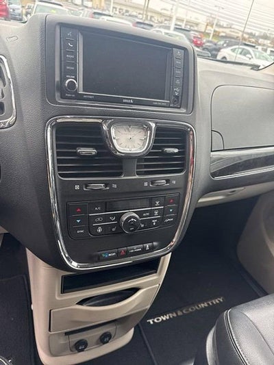 2016 Chrysler Town & Country 4dr Wgn Touring