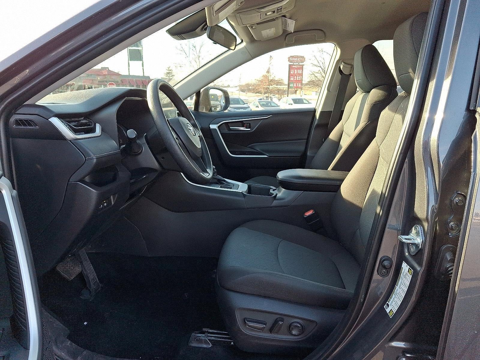 2025 Toyota RAV4 XLE AWD (Natl)