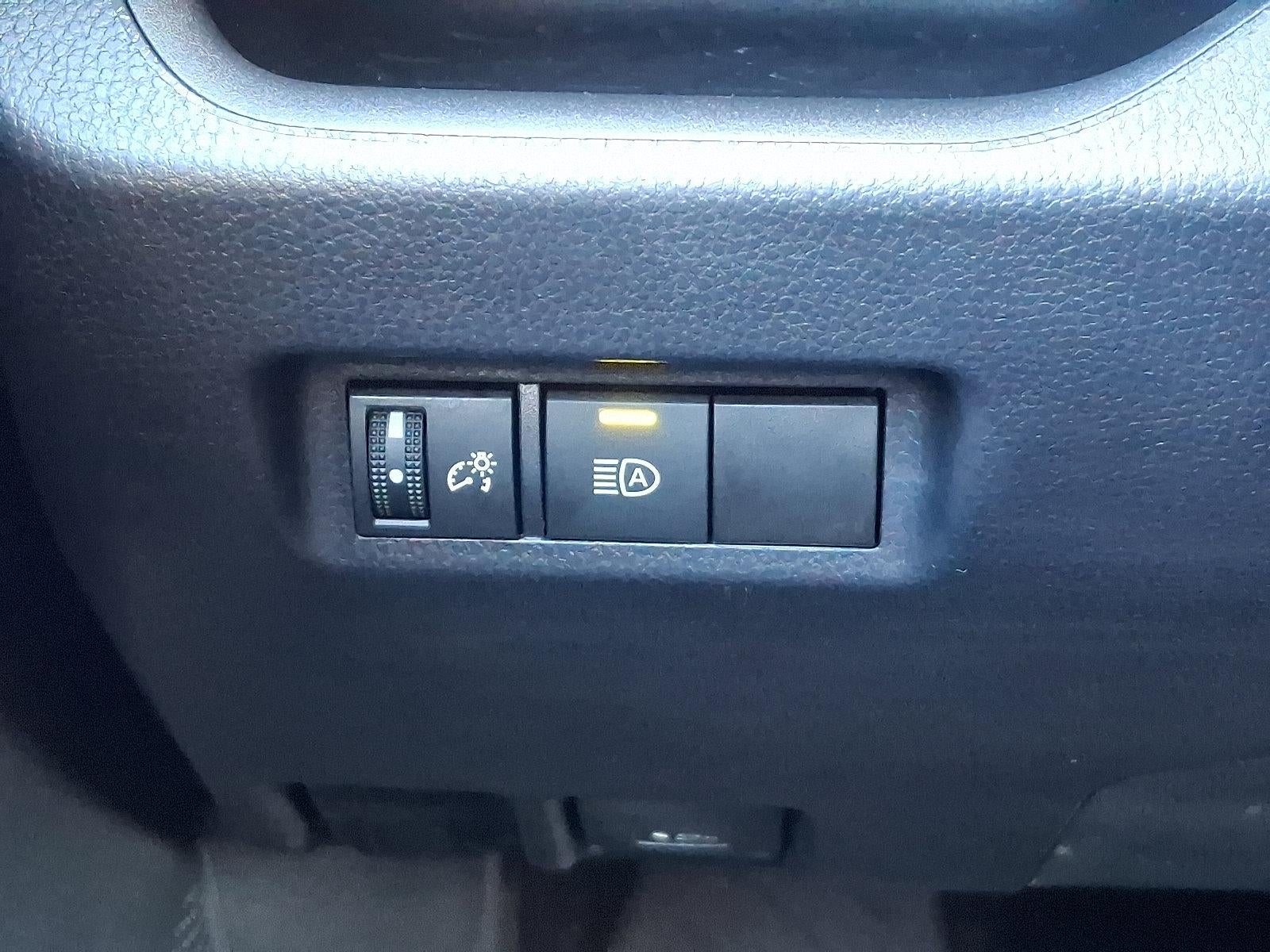 2025 Toyota RAV4 XLE AWD (Natl)