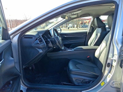 2022 Toyota Camry SE Auto (SE)