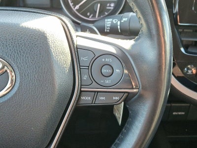 2022 Toyota Camry SE Auto (SE)