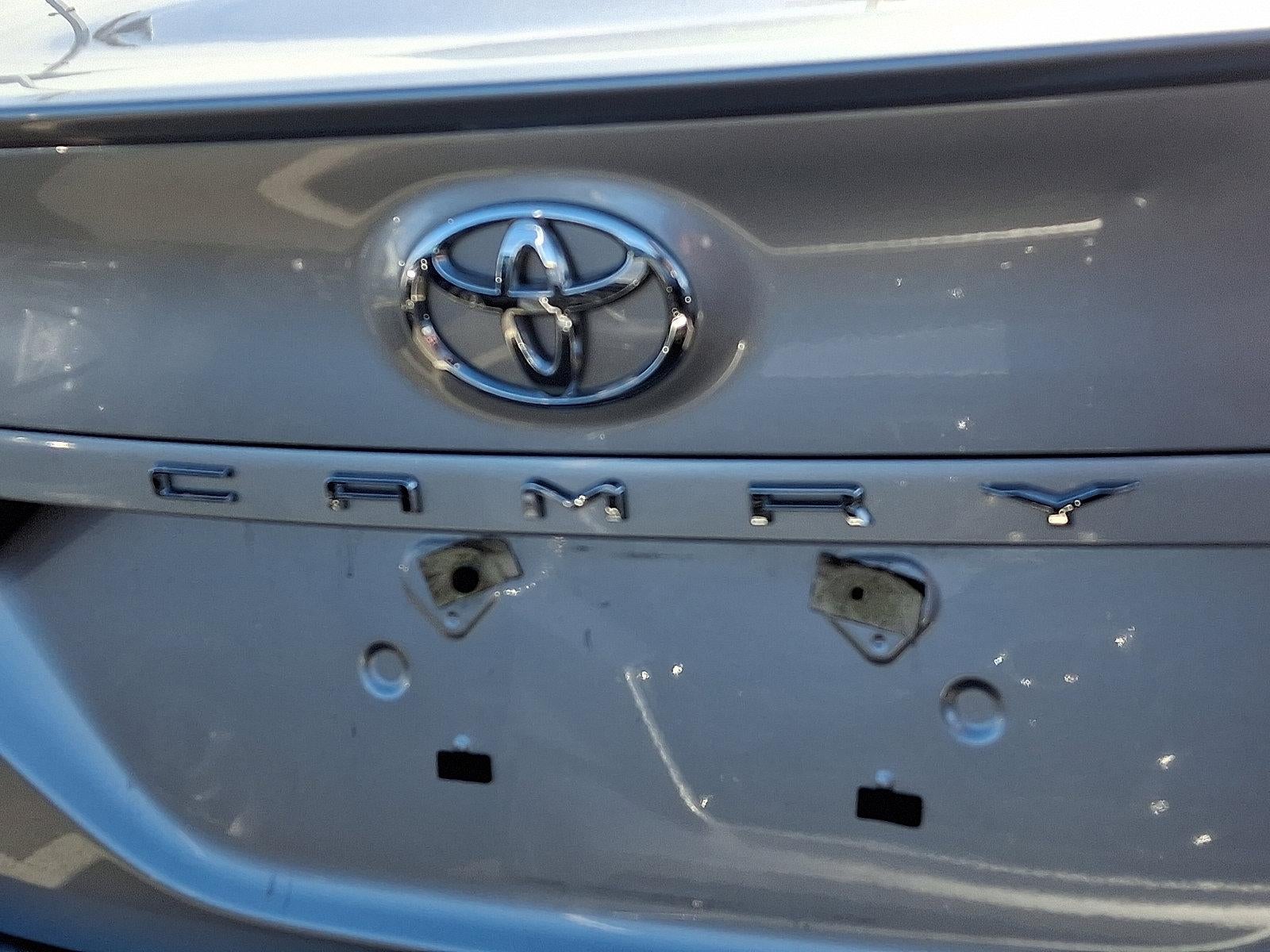 2022 Toyota Camry SE Auto (SE)