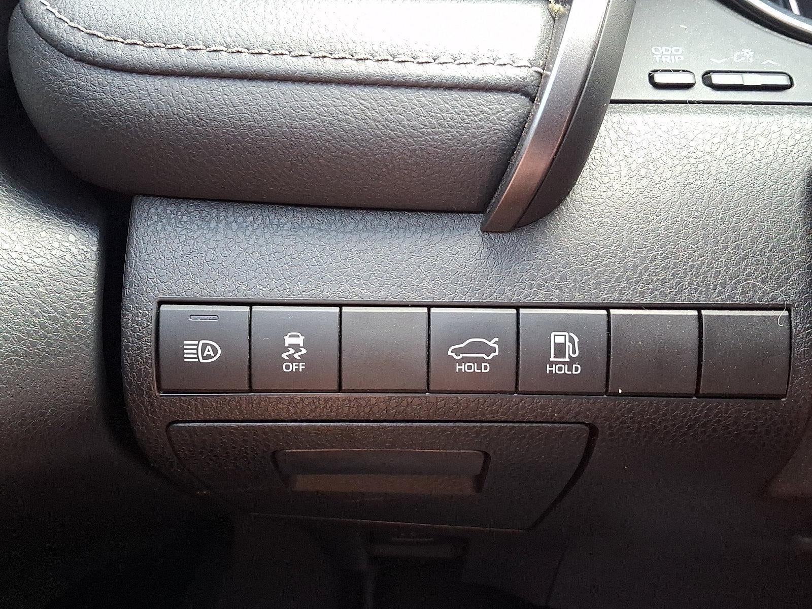 2020 Toyota Camry SE Auto AWD (Natl)