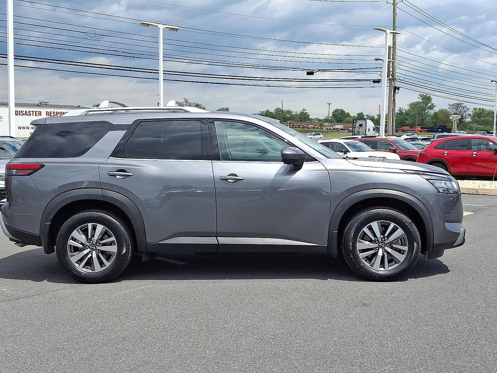2023 Nissan Pathfinder SL 4WD