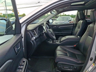 2019 Toyota Highlander SE V6 AWD (Natl)