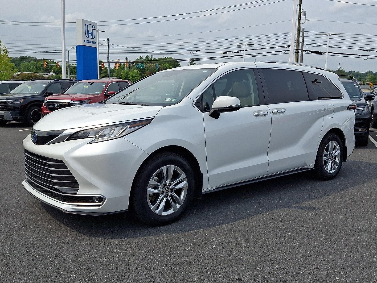 2023 Toyota Sienna Limited AWD 7-Passenger (GS)