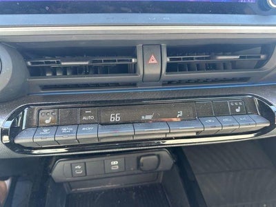 2023 Toyota Prius XLE AWD (Natl)