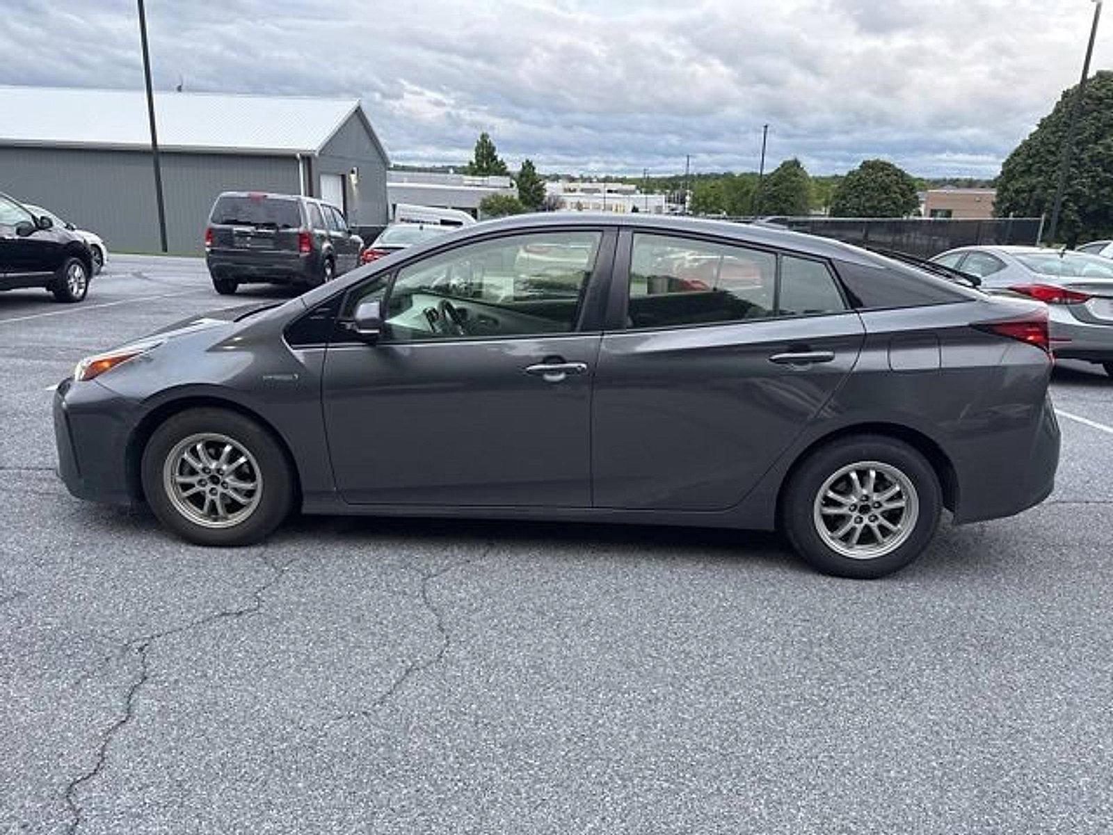 2019 Toyota Prius LE (Natl)