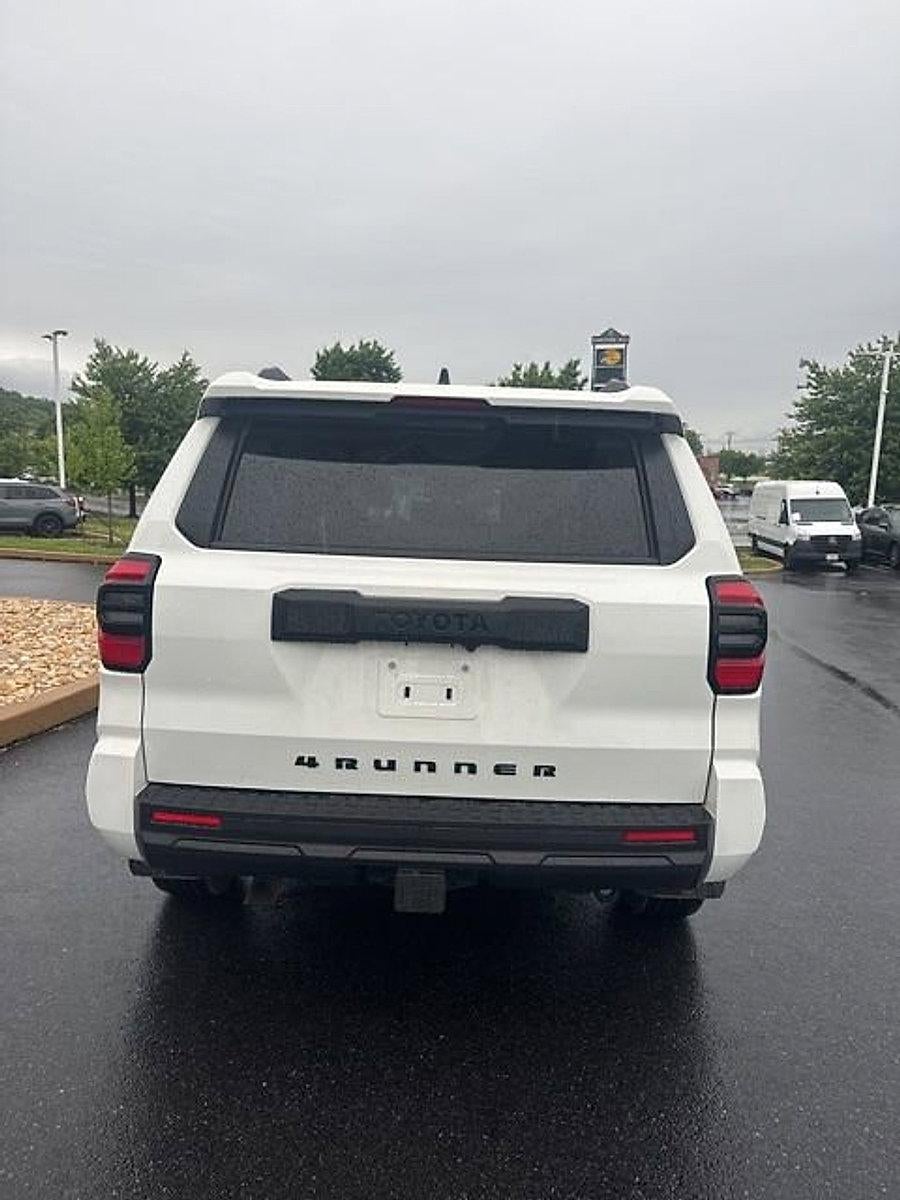 2025 Toyota 4Runner SR5 4WD (GS)