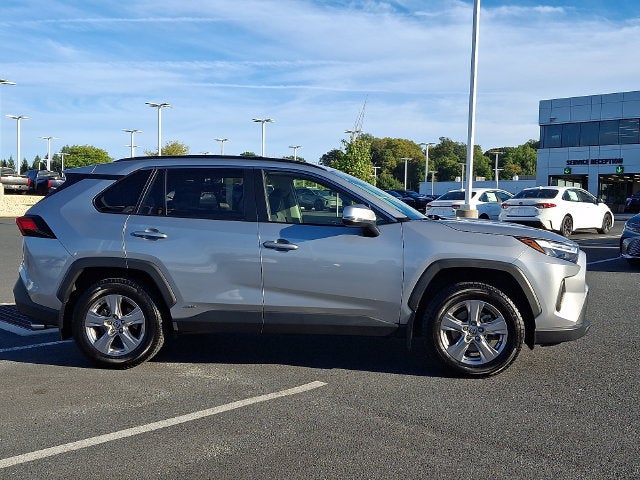 2022 Toyota RAV4 Hybrid XLE AWD (Natl)