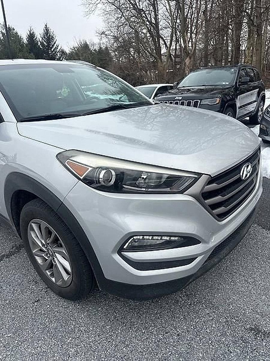 2016 Hyundai TUCSON AWD 4dr SE
