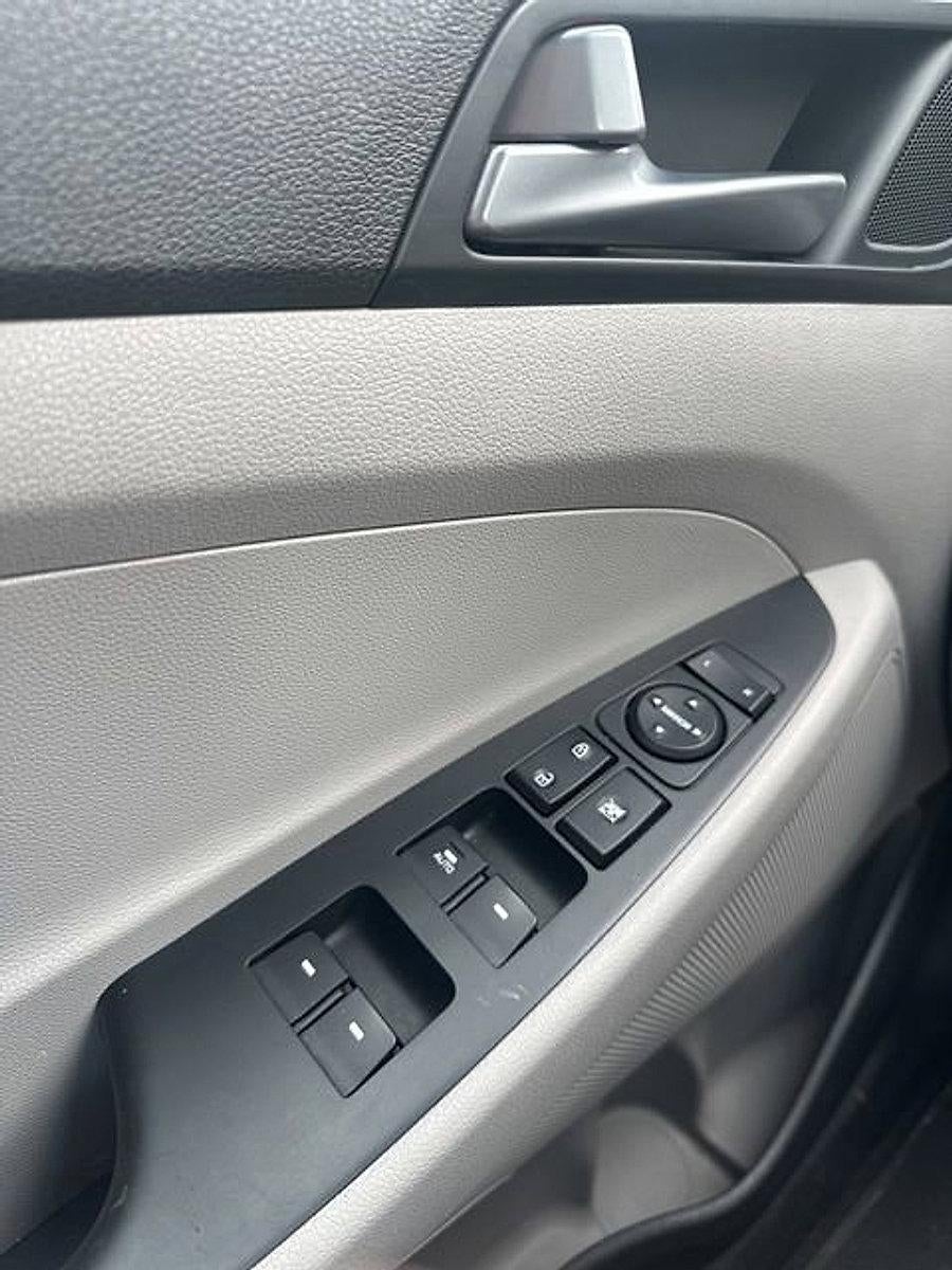 2016 Hyundai TUCSON AWD 4dr SE