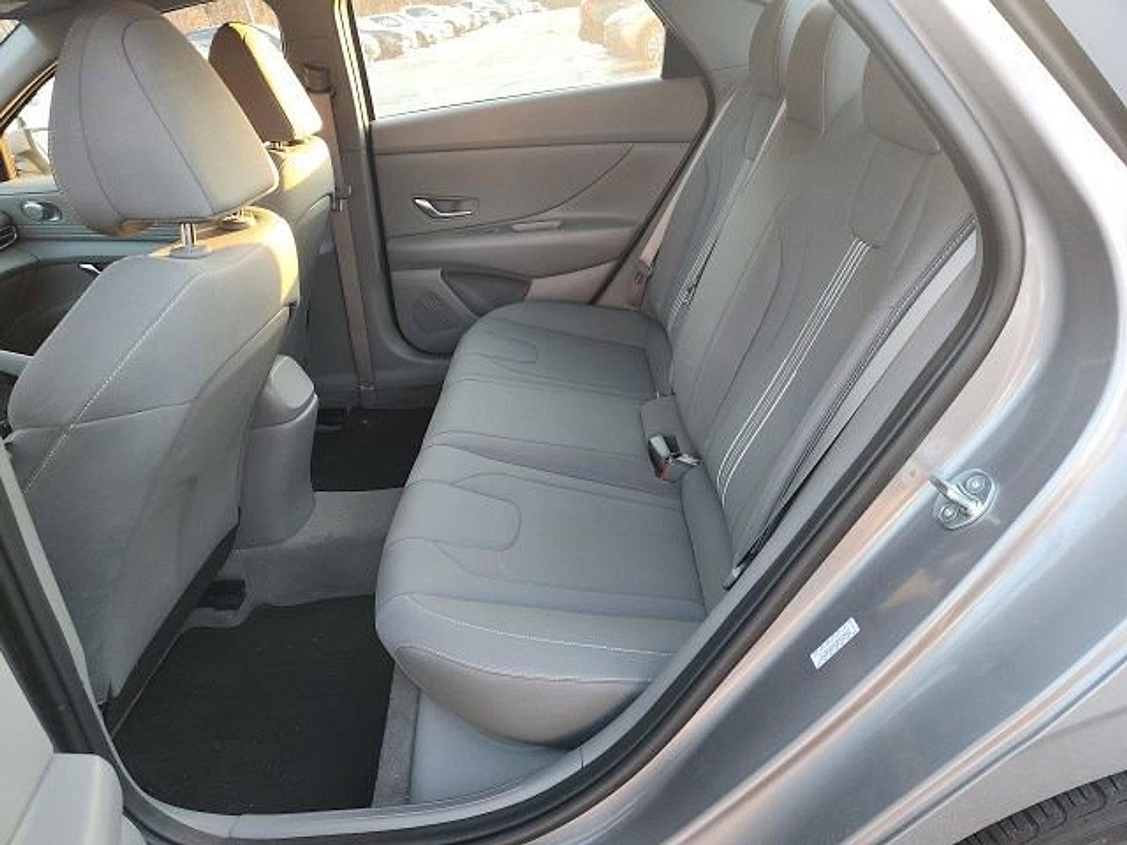 2023 Hyundai ELANTRA SEL IVT