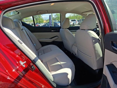 2022 Nissan Altima 2.5 SV Sedan