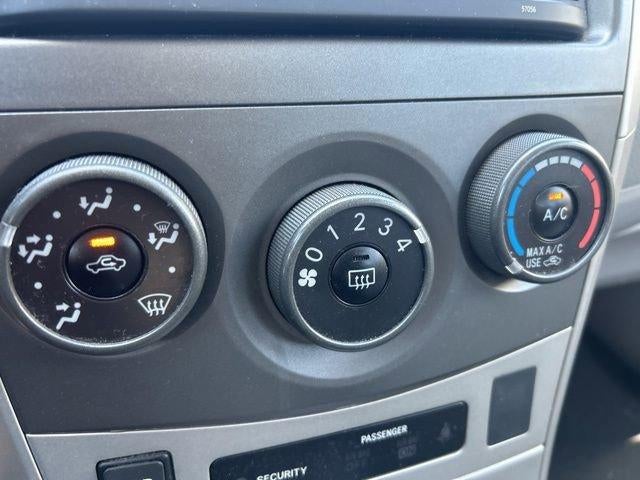 2013 Toyota Corolla 4dr Sdn Auto LE (Natl)