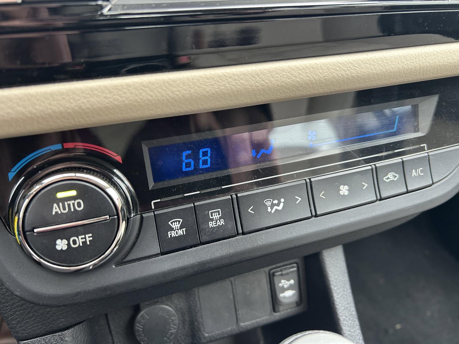 2014 Toyota Corolla 4dr Sdn CVT Auto LE (Natl)