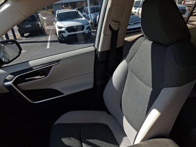 2020 Toyota RAV4 XLE FWD (GS)