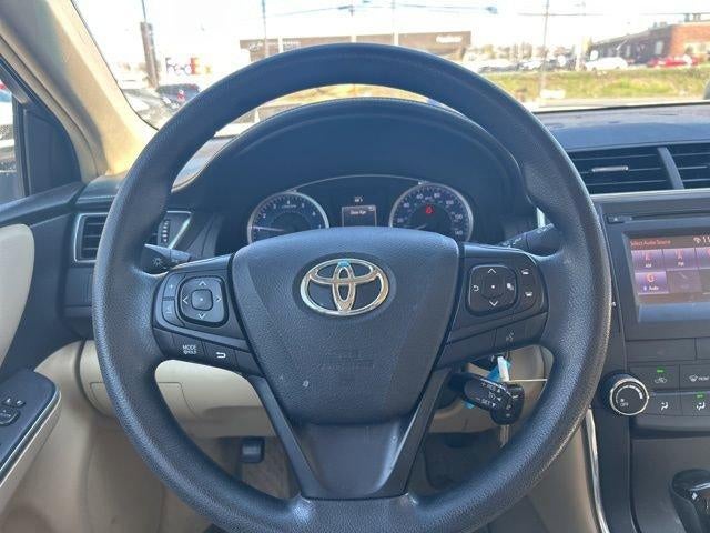 2017 Toyota Camry LE Auto (SE)