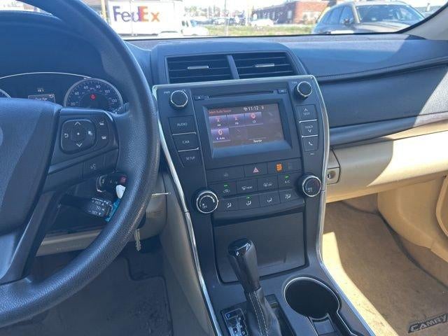 2017 Toyota Camry LE Auto (SE)