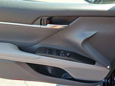 2022 Toyota Camry LE Auto (SE)