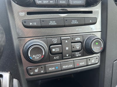 2015 Honda Pilot 4WD Touring with DVD Rear Entertainment System and Navigation