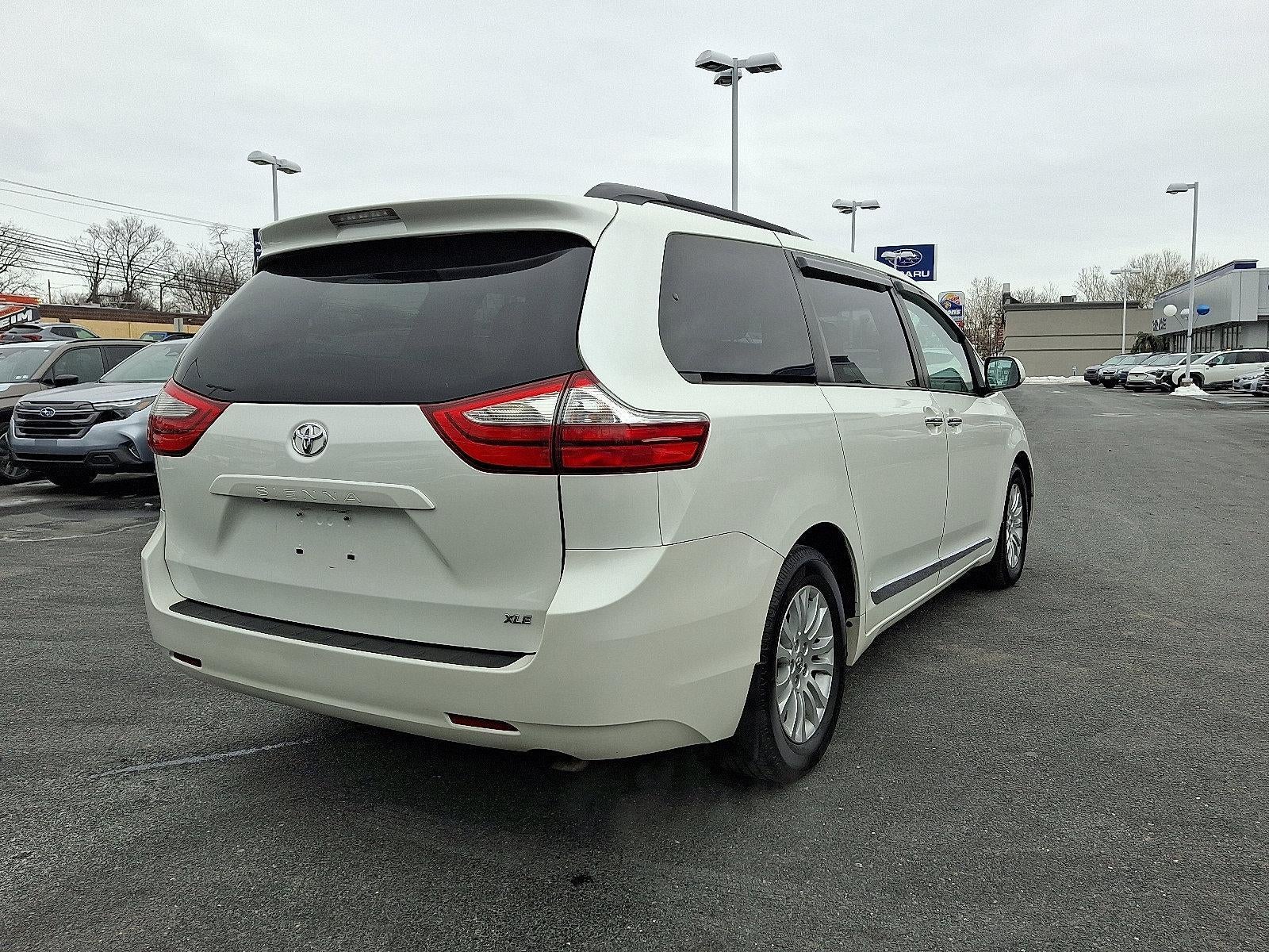 2015 Toyota Sienna 5dr 8-Pass Van XLE FWD (Natl)