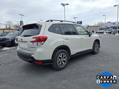 2023 Subaru Forester Premium CVT